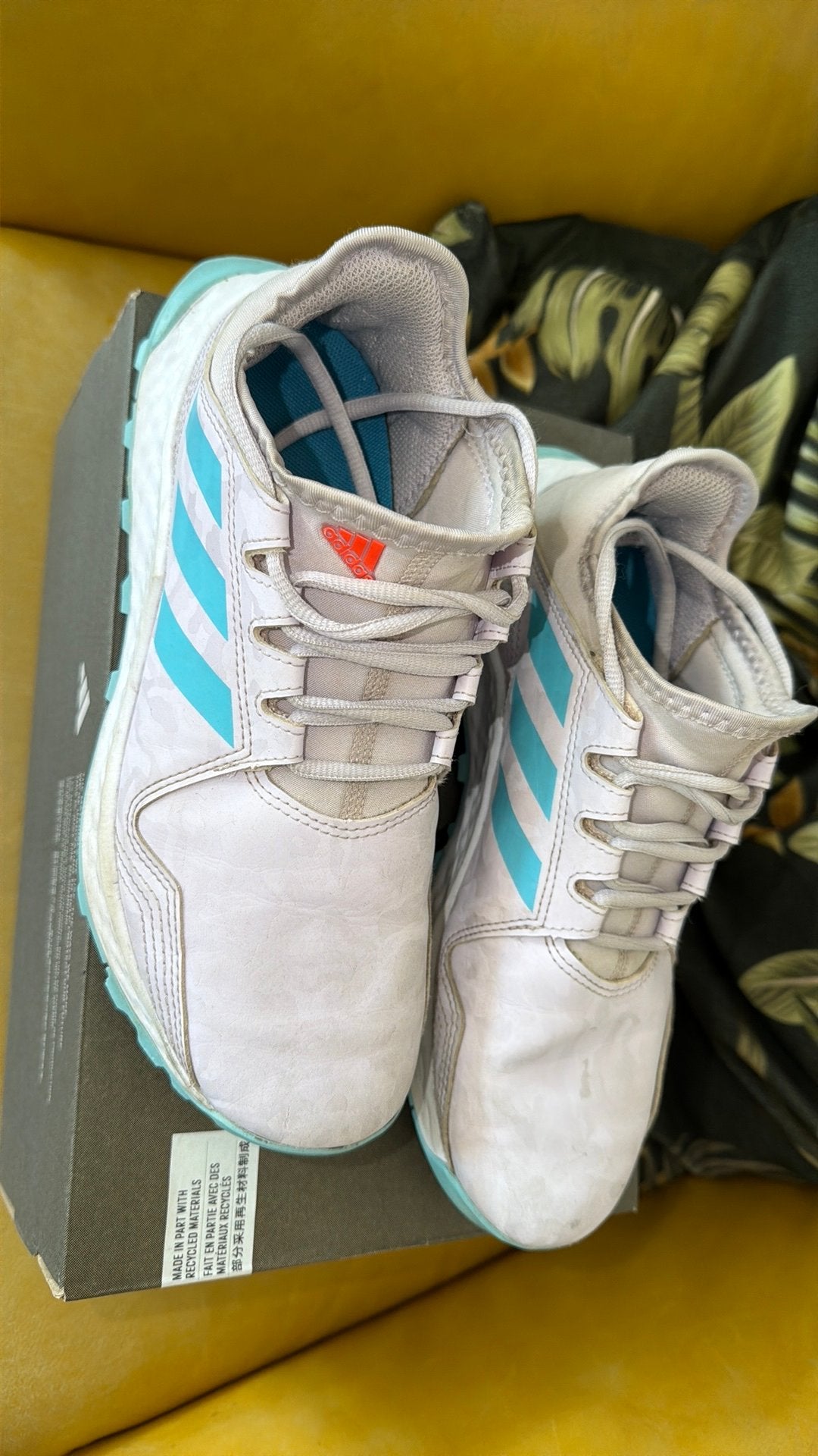Hockeyachoenwn Adidas Youngstar maat 38 wit/blauw, Ophalen of Verzenden, Gebruikt, Schoenen