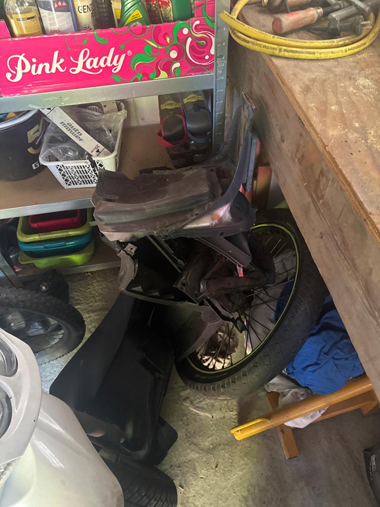 Kappen Peugeot Speedfight en wiel Gilera Zulu, Ophalen, Gebruikt, Kap, Peugeot
