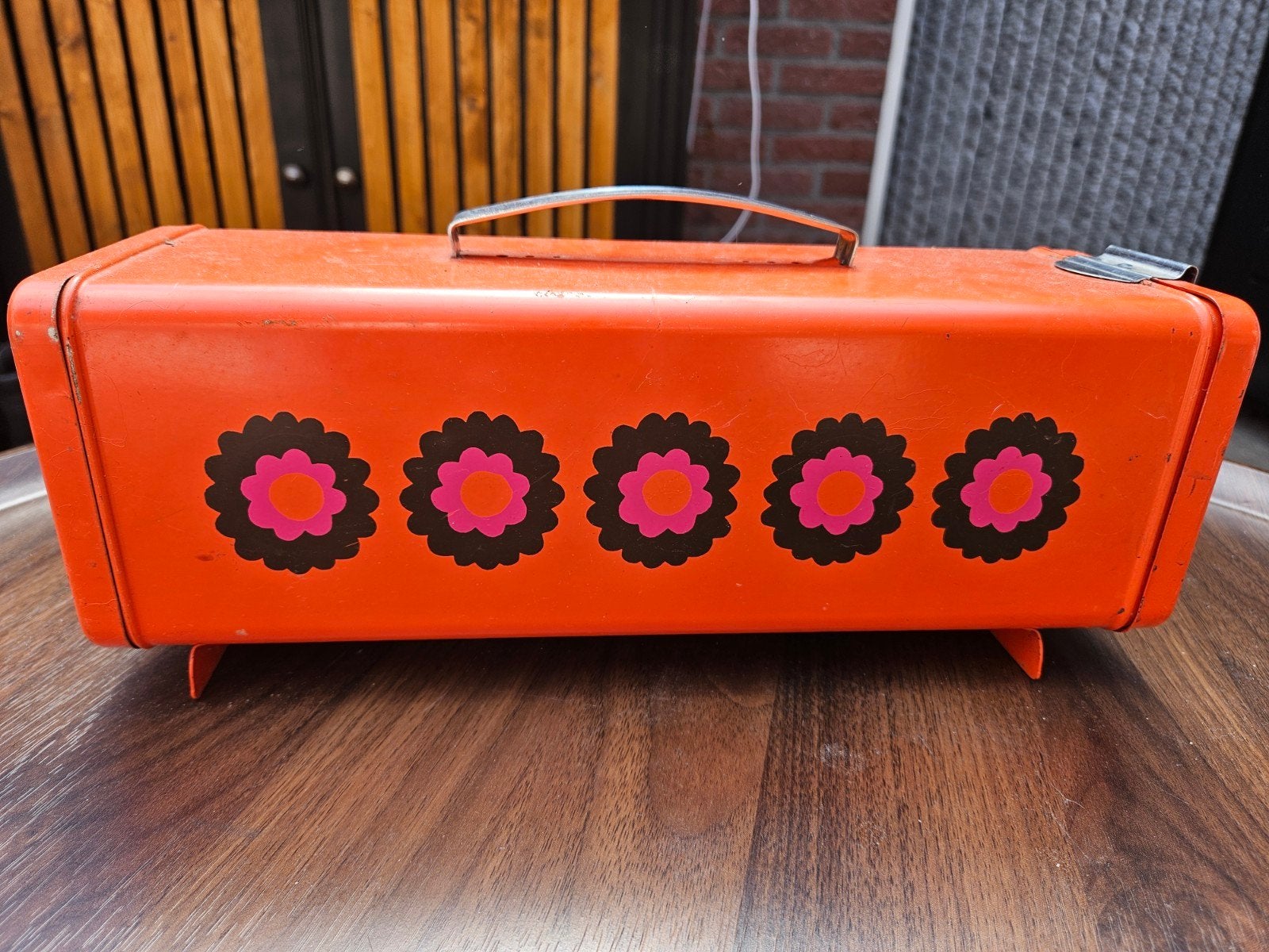 Vintage Oranje Metalen koekblik met Bloemenpatroon, Ophalen