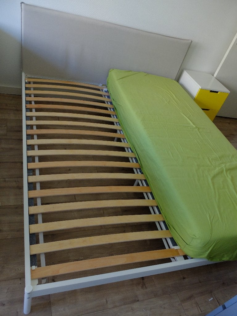 Nieuw Ikea bed met twee perfecte matrassen, Ophalen, Wit, Tweepersoons, Zo goed als nieuw