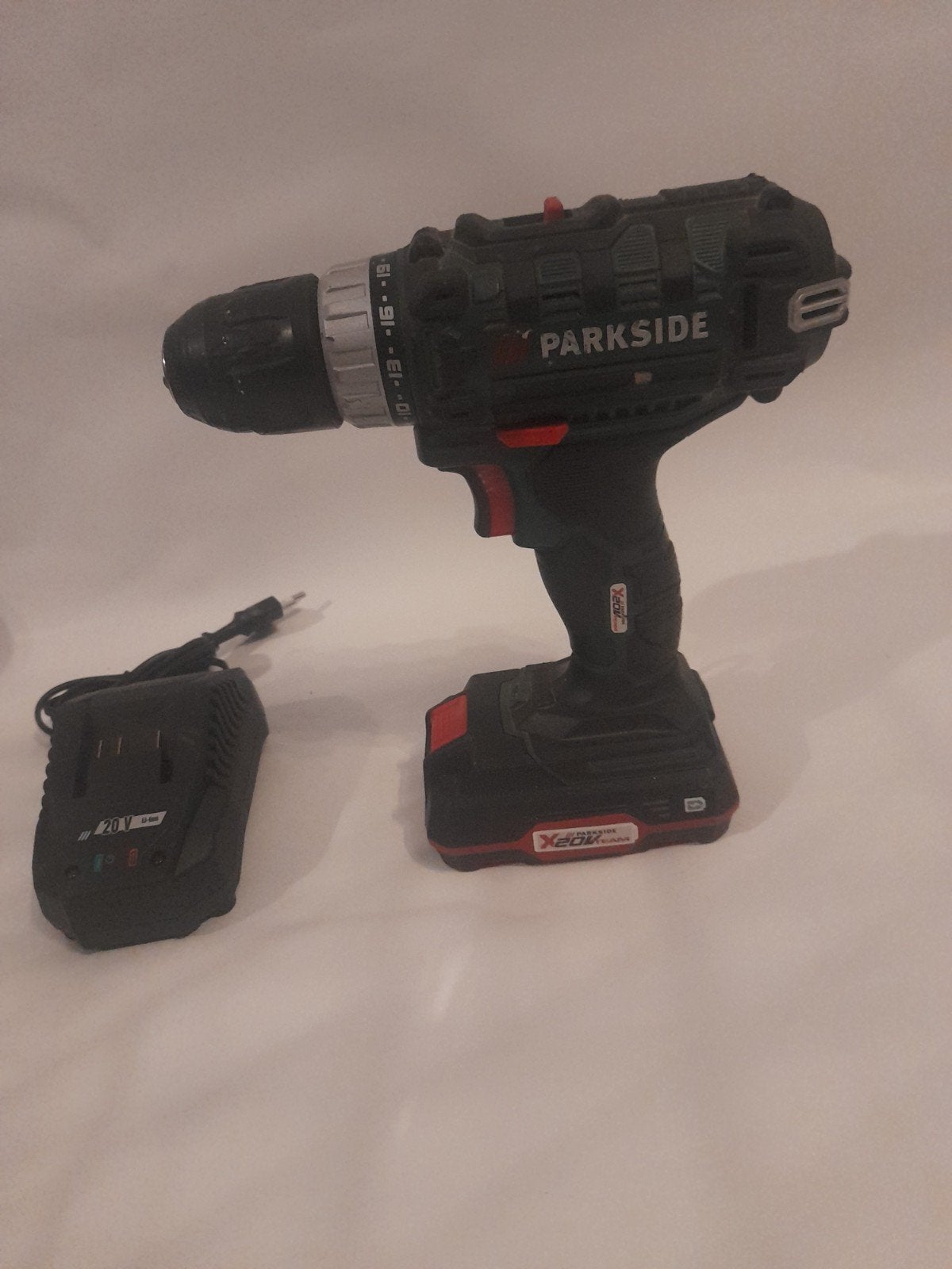 Parkside 20V Accuboormachine met Oplader - Zo goed als nieuw, Variabele snelheid, Ophalen of Verzenden, Minder dan 400 watt, Zo goed als nieuw