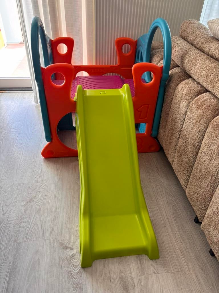 Feber Activity Center altijd binnen gestaan, Kinderen en Baby's, Speelgoed | Buiten | Speeltoestellen, Zo goed als nieuw, Glijbaan