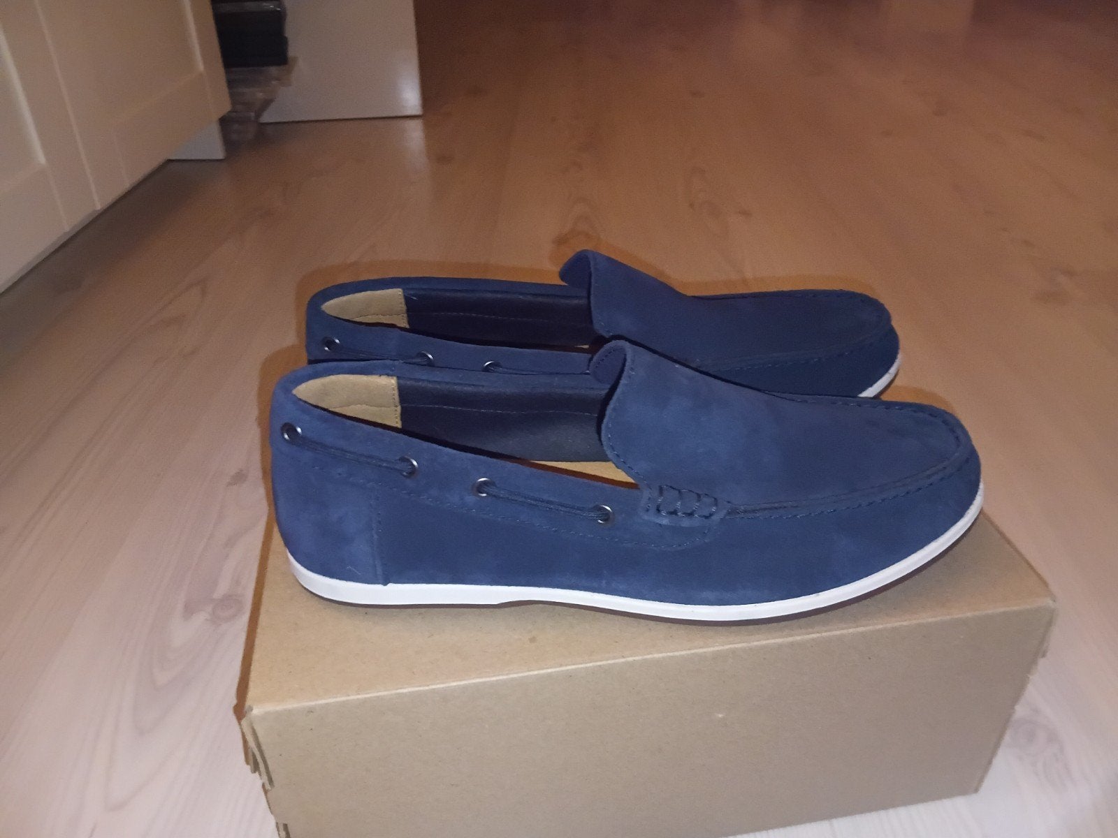 Clarks heren suède instapper in size 42, Ophalen of Verzenden, Nieuw, Blauw, Loafers