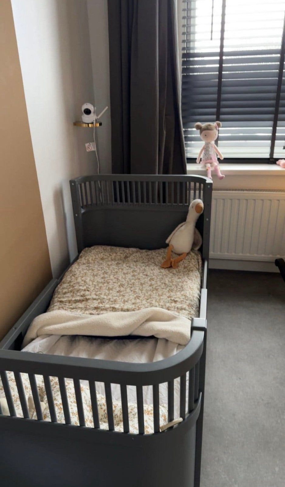 Baby ledikant peuter bed kili sebra antraciet, Ophalen, Zo goed als nieuw, Ledikant