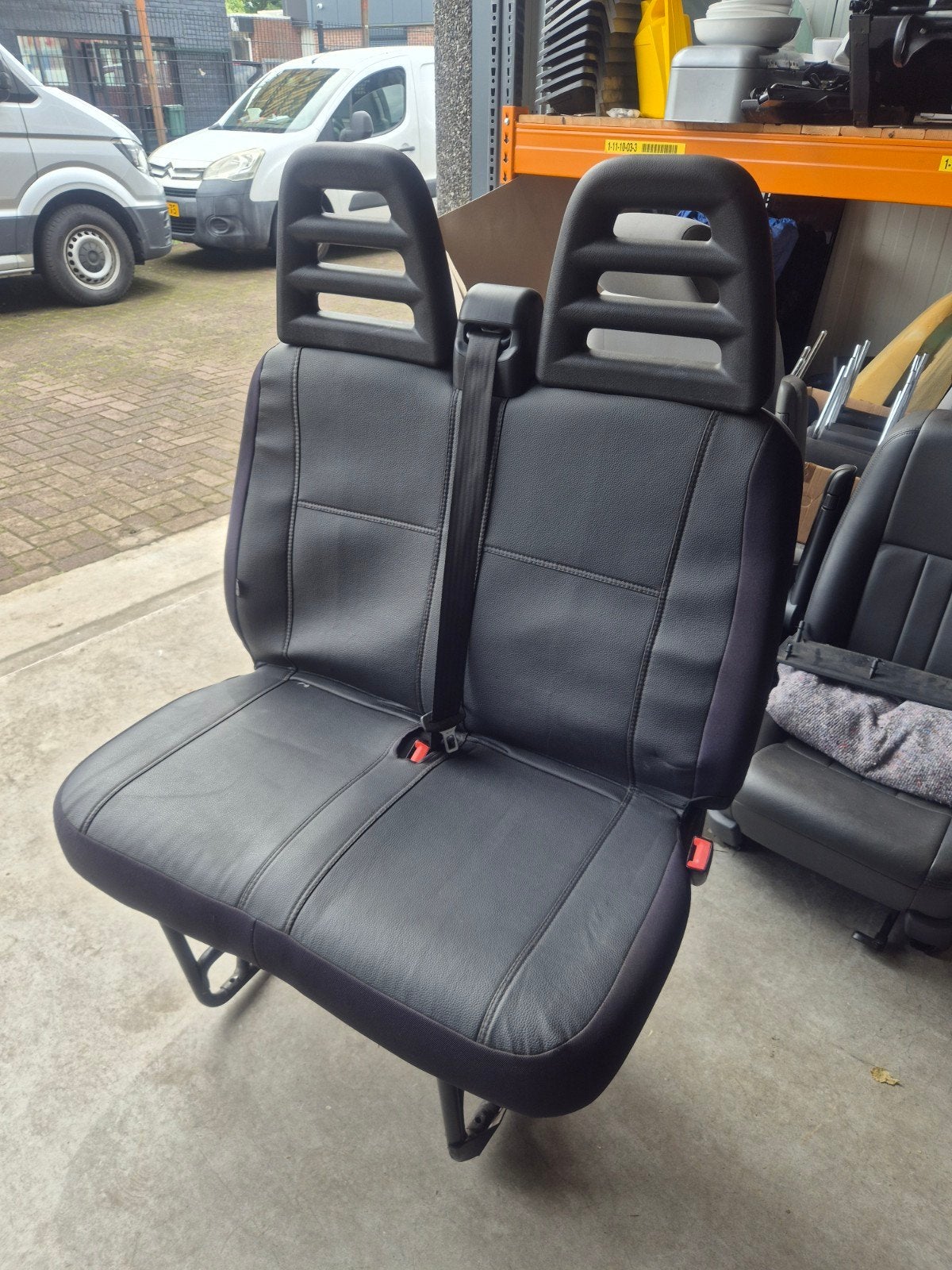 IVECO DAILY 2006 - 2014 BIJRIJDERSBANK OVERTREKHOES LEDER, Auto-onderdelen, Interieur en Bekleding, Ophalen of Verzenden, Volkswagen