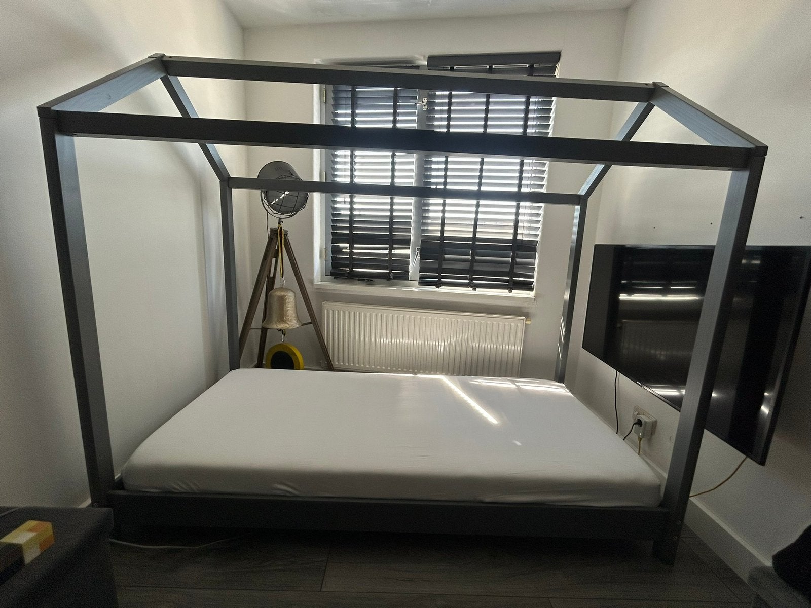 Houten Huisbed/Bedhuisje mat grijs 210x100 + Matras 90x200, Ophalen, 90 cm, Eenpersoons, Zo goed als nieuw