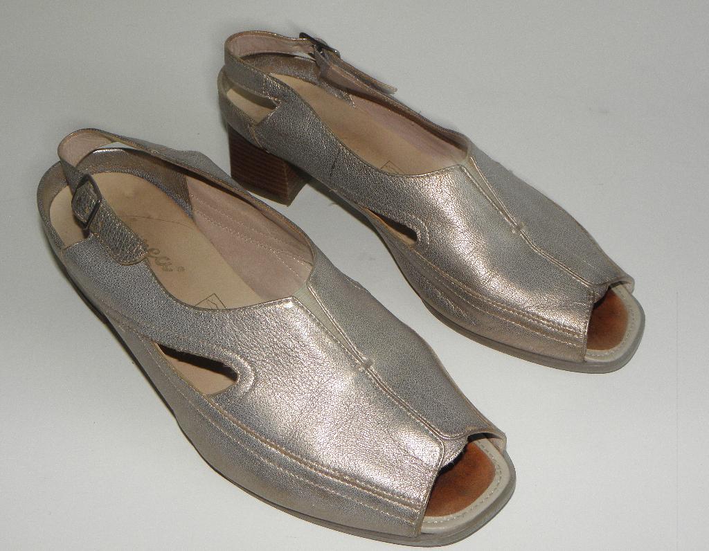 Goudkleurige Durea City-way sandalen maat 6 wijdte J, Durea, Overige kleuren, Zo goed als nieuw, Sandalen of Muiltjes