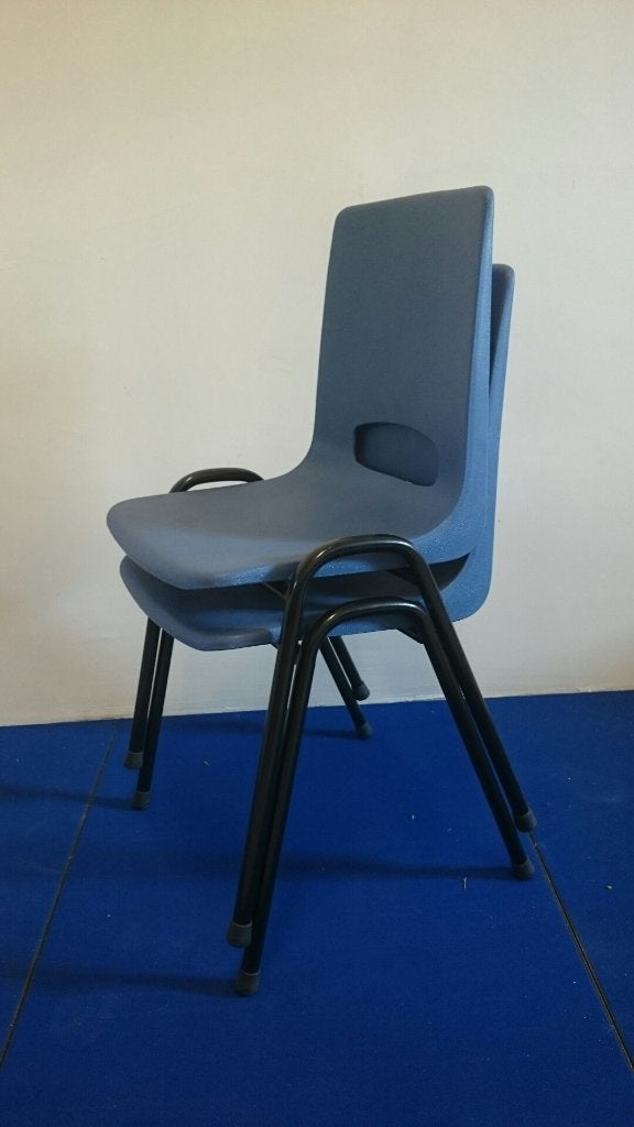 Kuip / stapel stoelen /Kantine Stoelen, Ophalen, Kunststof, Gebruikt, Overige kleuren