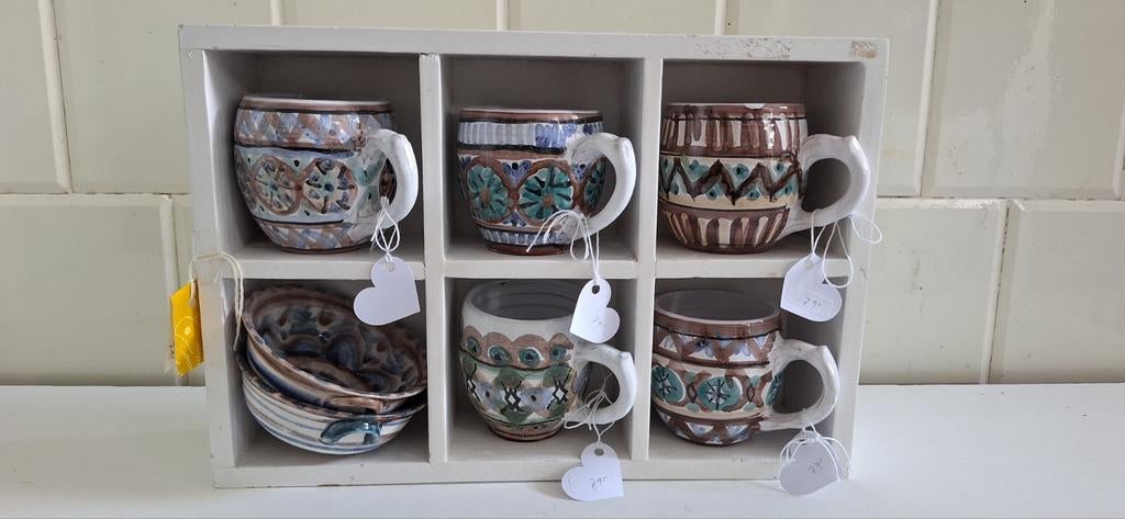 Set van 6 handgedraaide mokken, keramiek, koffie kopjes, Gebruikt, Ophalen of Verzenden, Overige stijlen, Kop(pen) en/of Schotel(s)