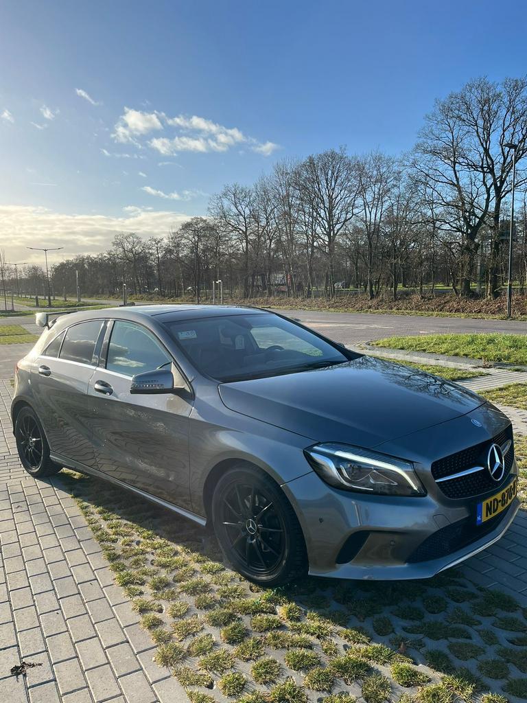Mercedes-Benz A-Klasse A180 Autom.2017 LED,PANO,PDC,NAV, Auto's, 1295 kg, 4 cilinders, 122 pk, 1200 kg