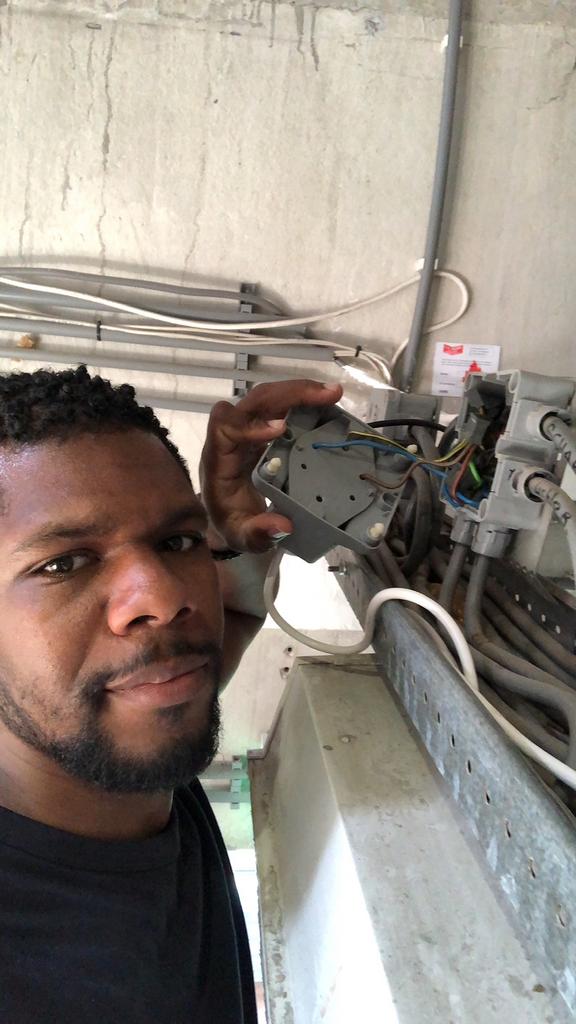 Ervaren en betrouwbare elektromonteur (electrician)