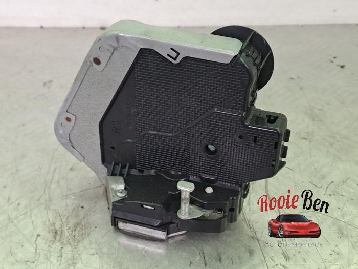 Deurslot Mechaniek 4Deurs rechts-achter van een Lexus RX 300, Auto-onderdelen, Gebruikt, -, -, -