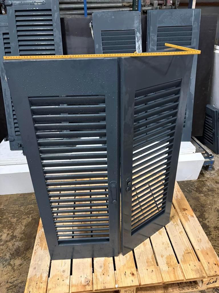 HOUTEN RAAMLUIKEN LOUVRE, Doe-het-zelf en Verbouw, Deuren en Horren, Ophalen, Gebruikt, Minder dan 80 cm, Overige typen