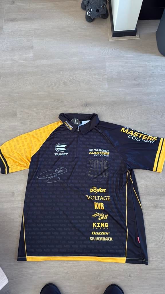 Dartshirt 2018 target masters gesigneerd, Sport en Fitness, Darts, Ophalen, Nieuw, Overige typen