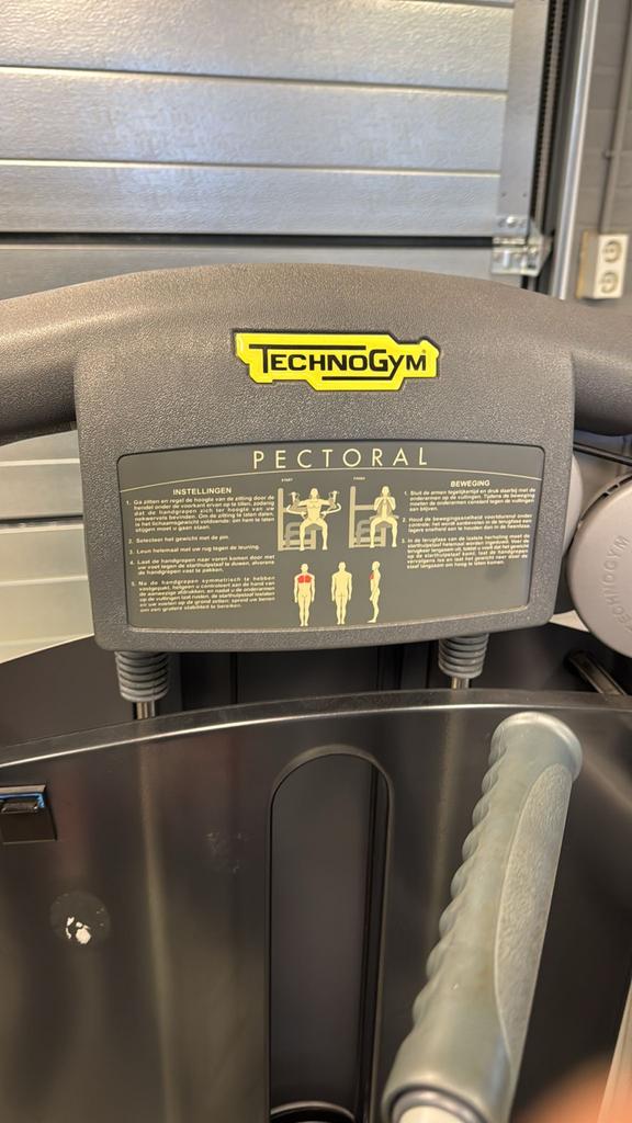 Technogym Pectoral Machine - Professioneel, Krachtstation, Borst, Ophalen of Verzenden, Zo goed als nieuw