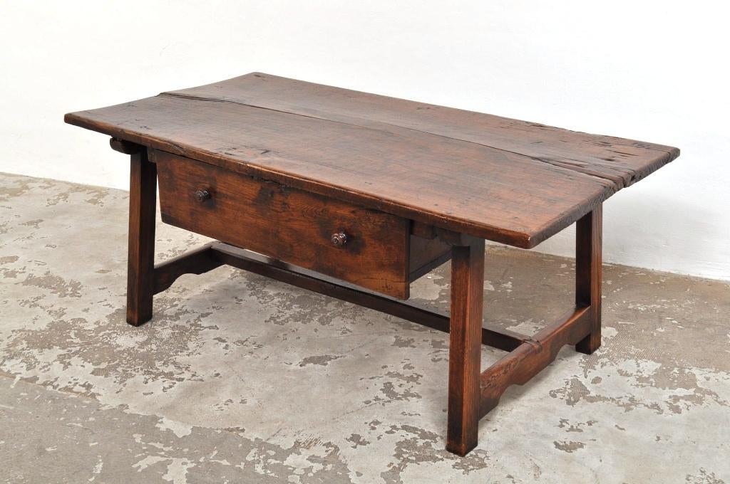 Antieke Spaanse primitieve salontafel 18de eeuw UNIEK, 100 tot 150 cm, 50 tot 75 cm, Rechthoekig, Gebruikt