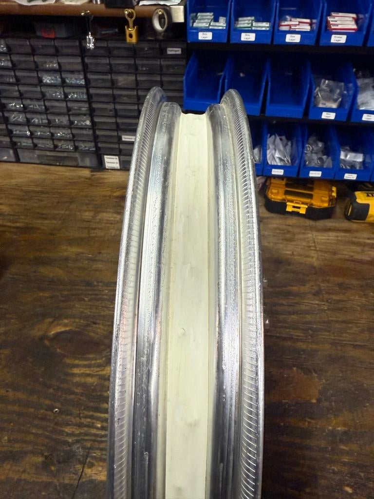 2x Derbi achtervelg nieuw origineel 12mm as zeldzaam, Derbi, Derbi, Overige typen, Derbi