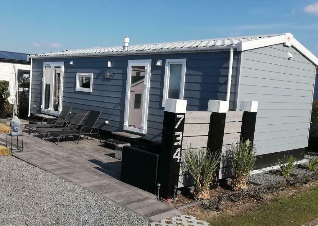 TE HUUR prachtig chalet Julianahoeve Renesse Zeeland strand, Caravans en Kamperen, Verhuur