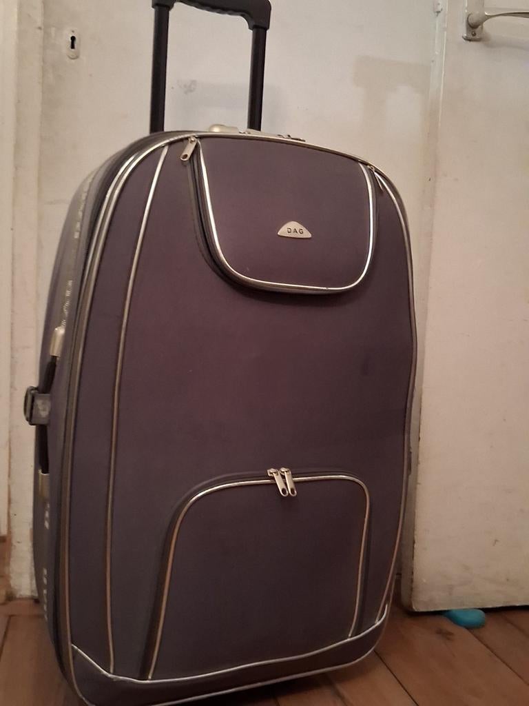 Te koop, Dag merk reiskoffer/Baggage., Ophalen, Hard kunststof, 45 tot 55 cm, Zo goed als nieuw