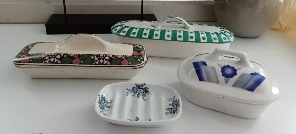 Diverse brocante porseleinen kammenbakjes, zeepbakjes, Antiek en Kunst, Ophalen of Verzenden
