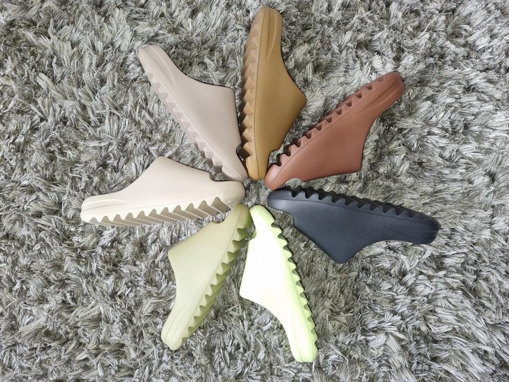 Yeezy Slides (Diverse kleuren & maten), Slippers, Overige kleuren, Nieuw, Ophalen of Verzenden