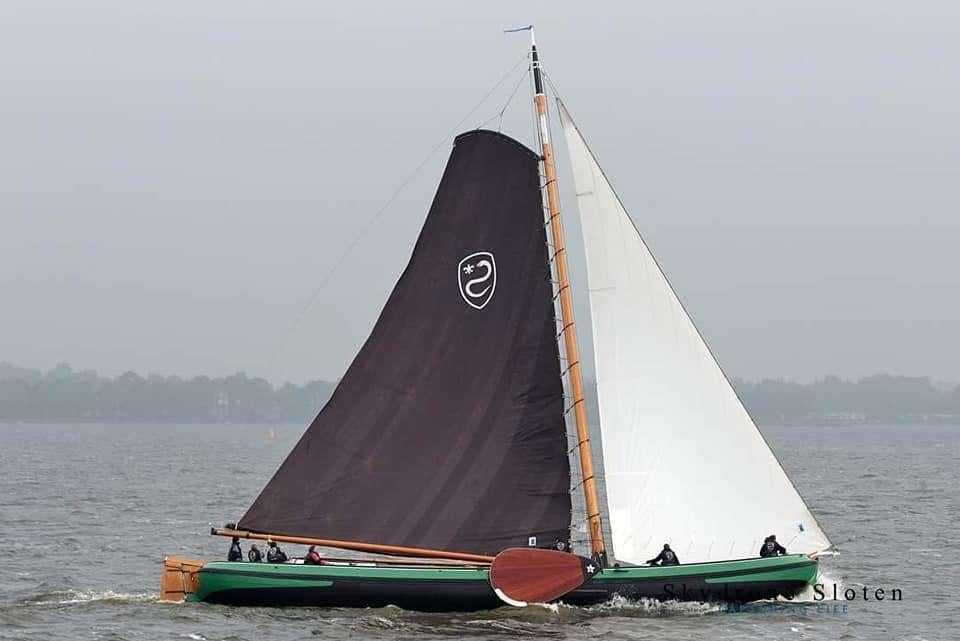 Grootzeil + fok skutsje, Watersport en Boten, Zeilen en Zeiltoebehoren, Ophalen, Gebruikt, Grootzeil, 60 m² of meer