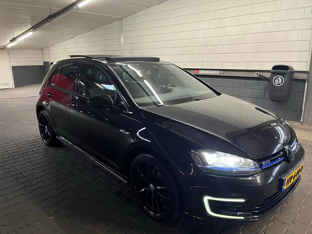 Volkswagen Golf 1.4 TSI Phev 204pk 5D DSG 2015 Zwart, 4 cilinders, Zwart, 1395 cc, 1499 kg