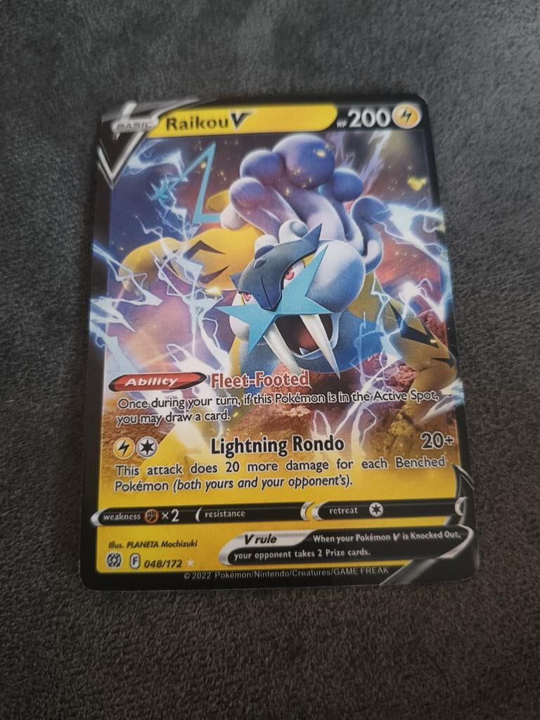 Pokemon Kaart - Raikou V, Ophalen of Verzenden, Zo goed als nieuw, Losse kaart, Foil
