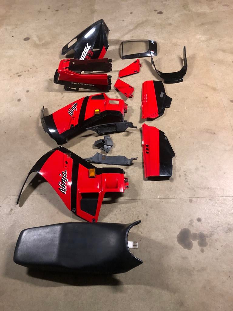 Kawasaki GPX 750 R Diverse Kuipdelen en Zadel, Motoren, Onderdelen | Kawasaki, Gebruikt, ., Ophalen of Verzenden, .