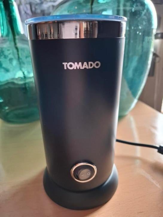 Tomado melkopschuimer TMF1101B - zwart., Ophalen, Zo goed als nieuw, Elektrische melkopschuimer
