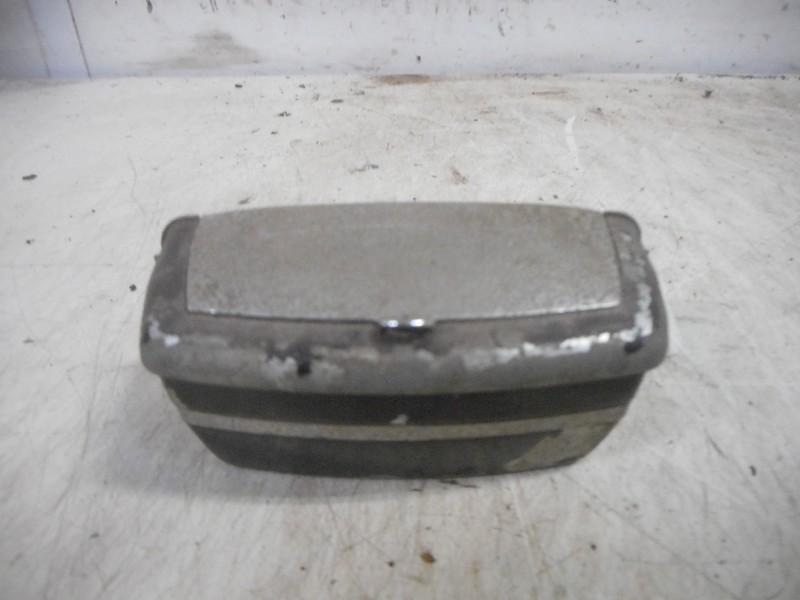 Asbak Achter Mercedes-Benz Ponton (W105) (1957-01/..), Gebruikt, Mercedes-Benz AG, Mercedes-Benz, Mercedesstraße 120, Stuttgart 70372, , Duitsland