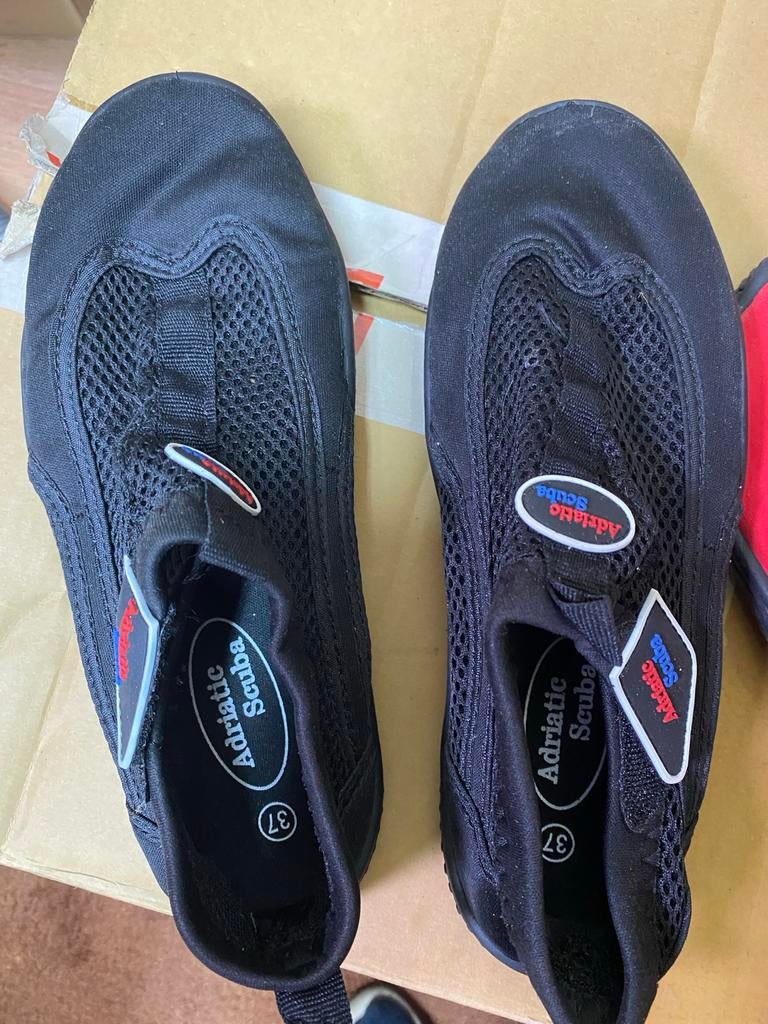 Waterschoenen maat 37, Ophalen, Zo goed als nieuw, Jongen of Meisje, Zwemschoenen