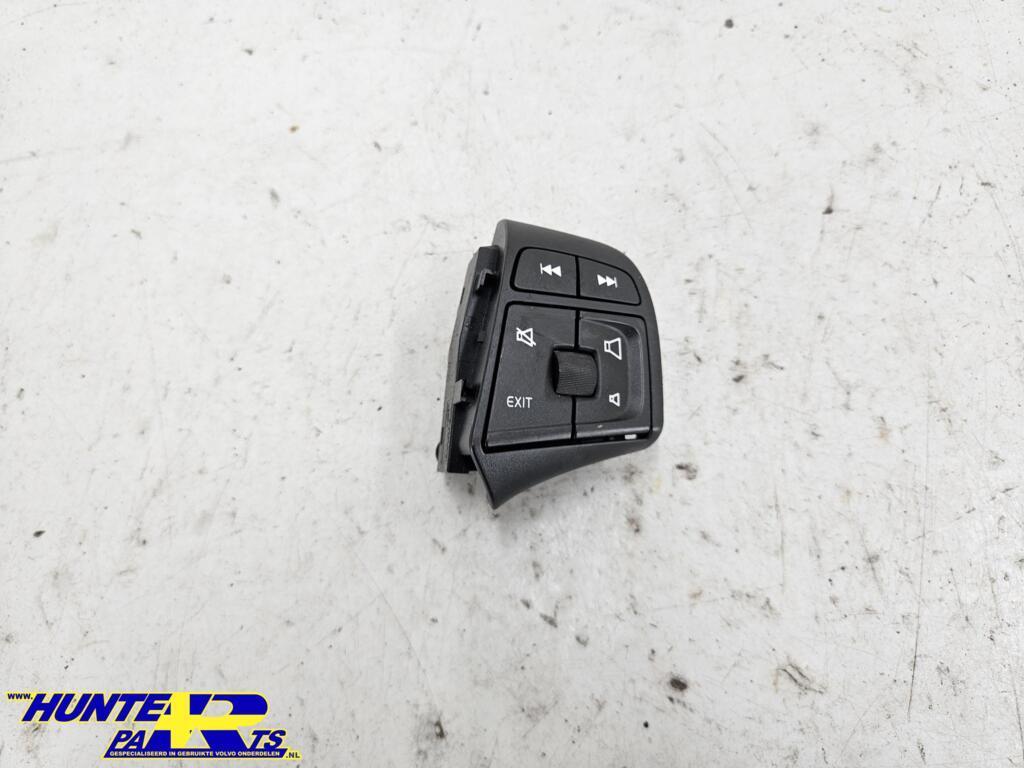 Radiobediening schakelaar Volvo V70 III ('07-'17) 31318644, Gebruikt, Ophalen of Verzenden, Volvo, Volvo