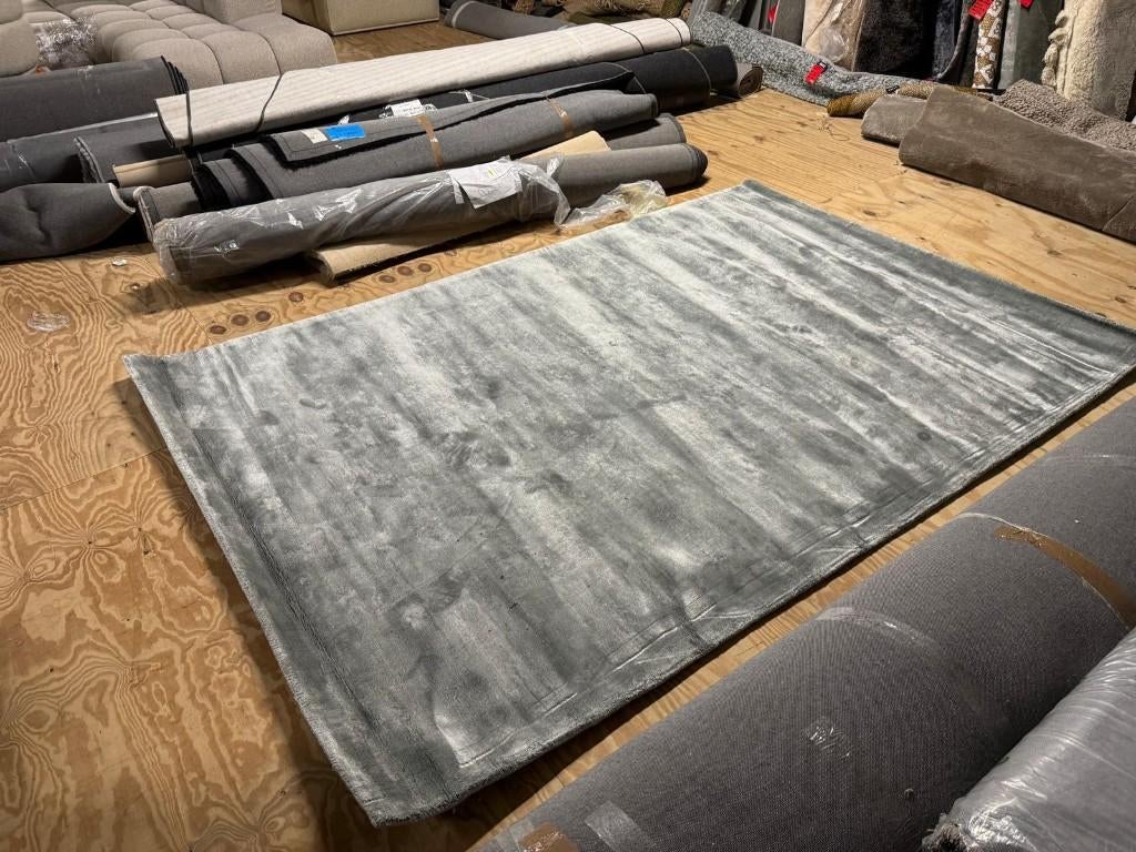 Vloerkleed Flow blauw l Whoon |Meubilex lvan €1149 voor €569, Ophalen, Gebruikt, Blauw, 200 cm of meer