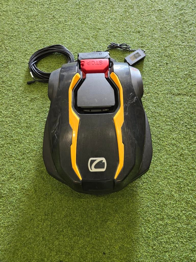 Robotmaaier Cub Cadet XR5 4000, Bestuurbaar via app, Ophalen of Verzenden, Meer dan 25 cm, Gebruikt
