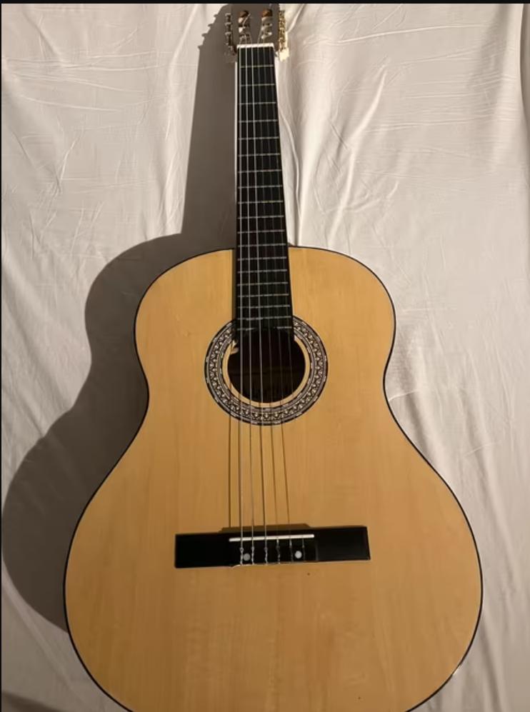 Martinez MTC Spaanse Gitaar + Draagtas, Muziek en Instrumenten, Snaarinstrumenten | Gitaren | Akoestisch, Ophalen, Zo goed als nieuw