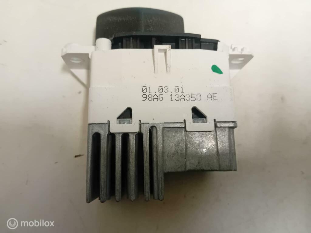 Alarmlichten schakelaar Ford Focus 98AG13A350AE, Gebruikt, Ophalen of Verzenden