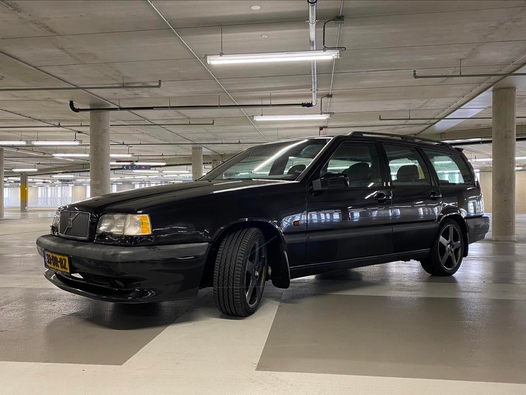 Volvo 850 2.3 T-5 R AUT 1995 Zwart, Auto's, Volvo, Automaat, Zwart, Zwart, Stationwagon