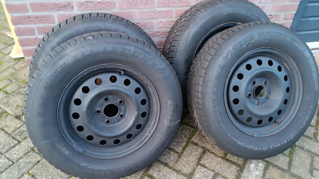 Nieuwe Set 5 winterbanden 215/70 R16, Ophalen, Nieuw