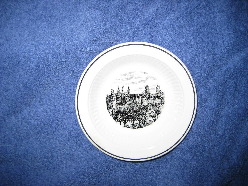Klein porseleinen schaaltje, London Scenes, Adams, Ophalen of Verzenden, Zo goed als nieuw, Porselein, Bord of Schaal