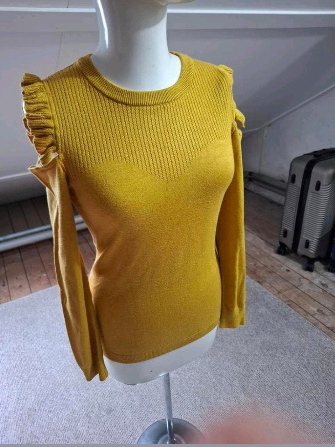 Gele cold shoulder trui met ruches – maat S, Geel, Ophalen of Verzenden, Zo goed als nieuw, Vintage