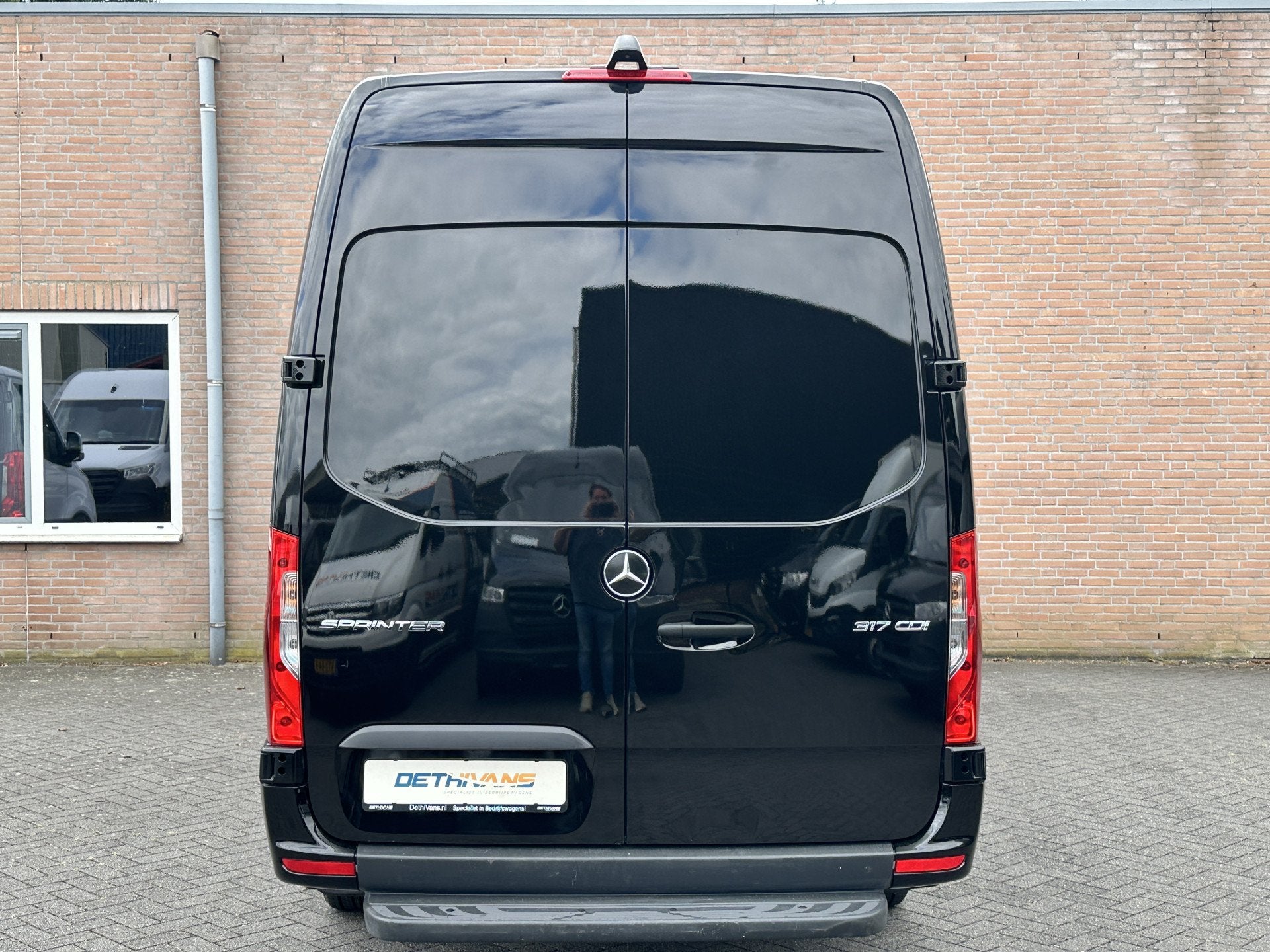 Foto 15 van Mercedes-Benz Sprinter 317CDI 170PK L3H2 Dubbelcabine 6-Pers