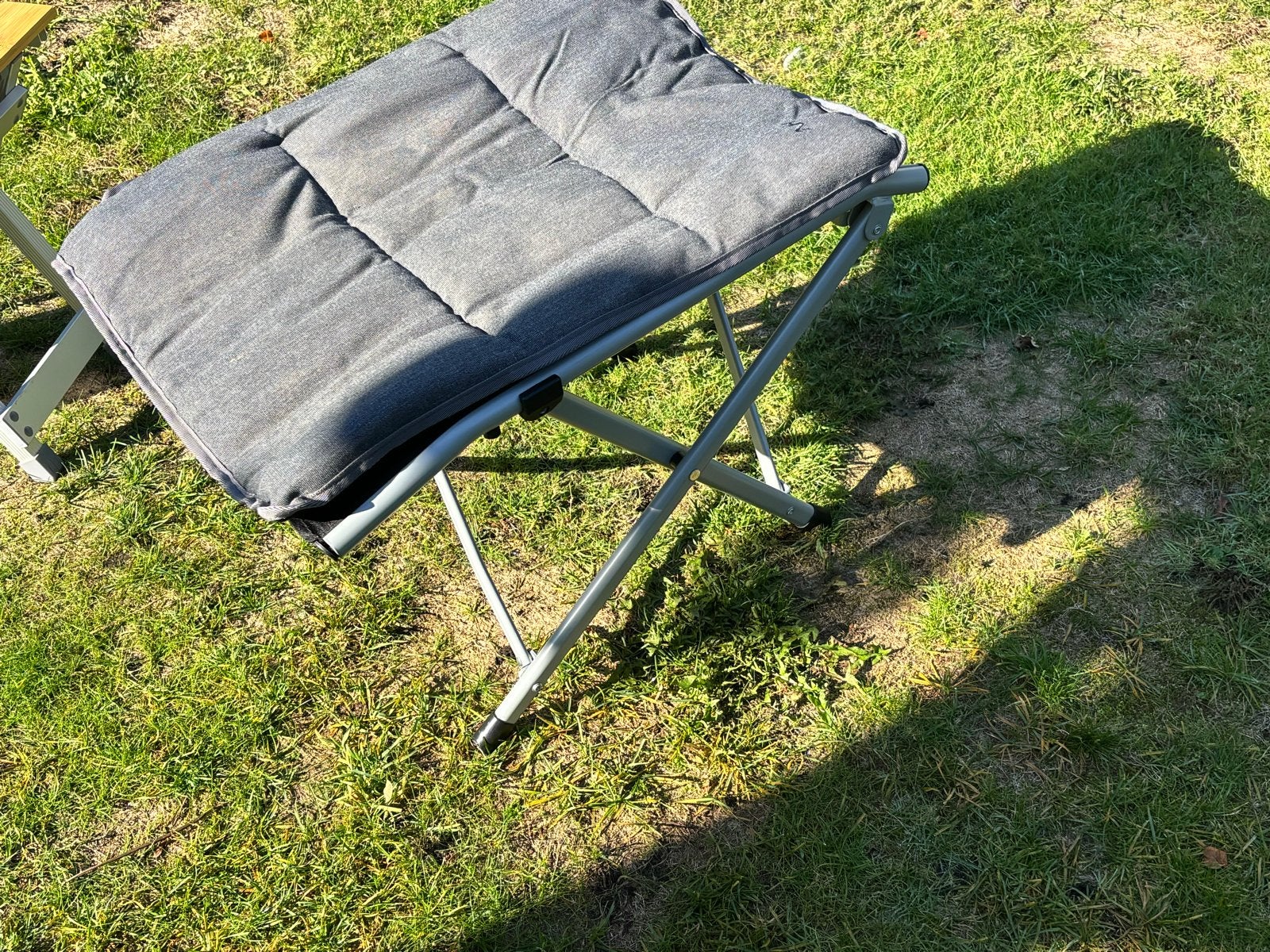 2 Human Nature ANWB voetenbankjes - Zo goed als nieuw, Caravans en Kamperen, Ophalen of Verzenden, Zo goed als nieuw, Campingmeubel-accessoire