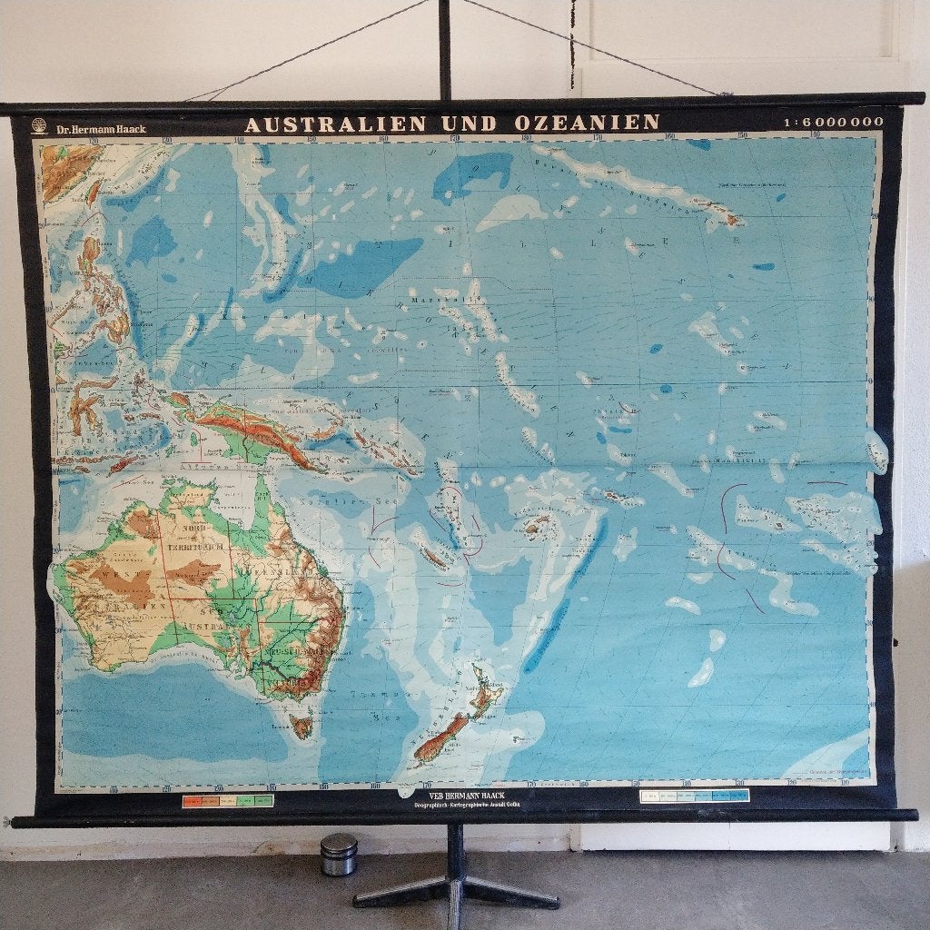 Grote wandkaart Australië en Oceanië, Antiek en Kunst, Antiek | Schoolplaten, Ophalen, Aardrijkskunde