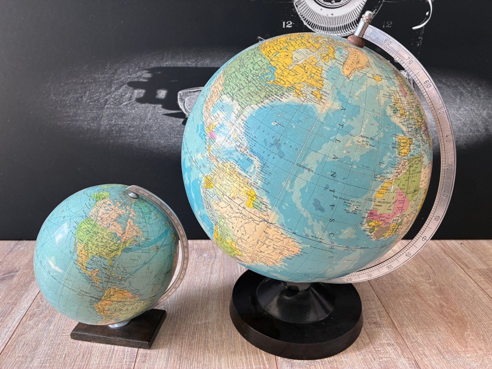 2 vintage wereldbollen in 1 koop, Ophalen, Gebruikt, Overige typen