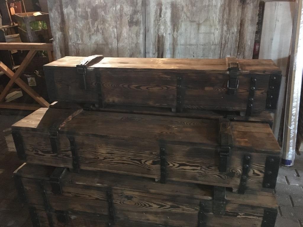 Hele gave gebrande en geborstelde houten legerkisten, Ophalen of Verzenden