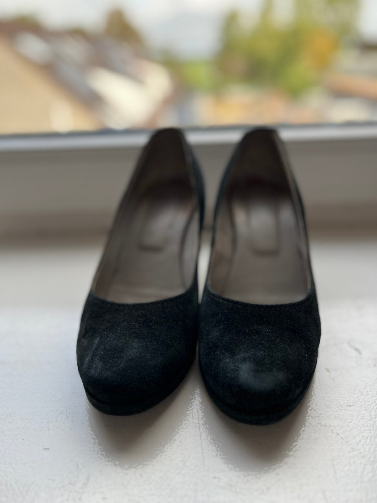 Zwarte suède pumps Manfield met lage hak, Kleding | Dames, Pumps, Zwart, Ophalen of Verzenden, Gedragen