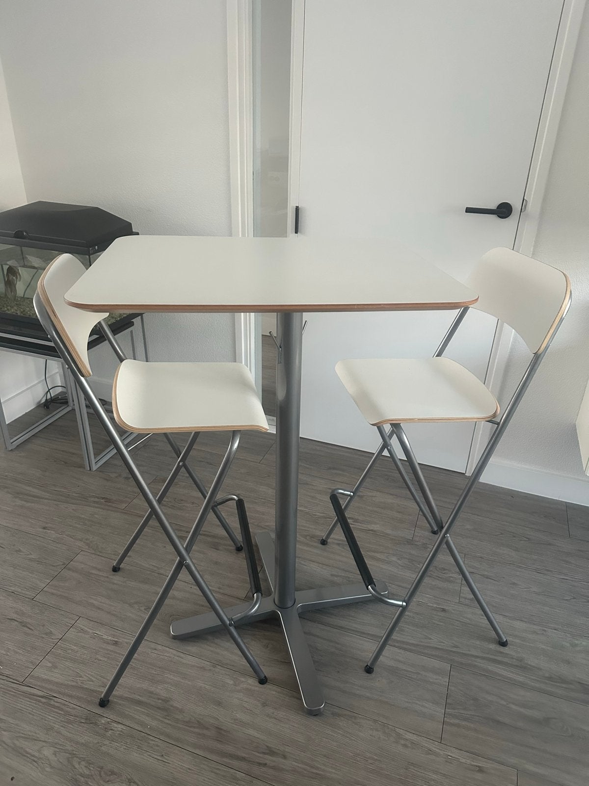 Bartafel met 2 barkrukken, Ophalen, Gebruikt