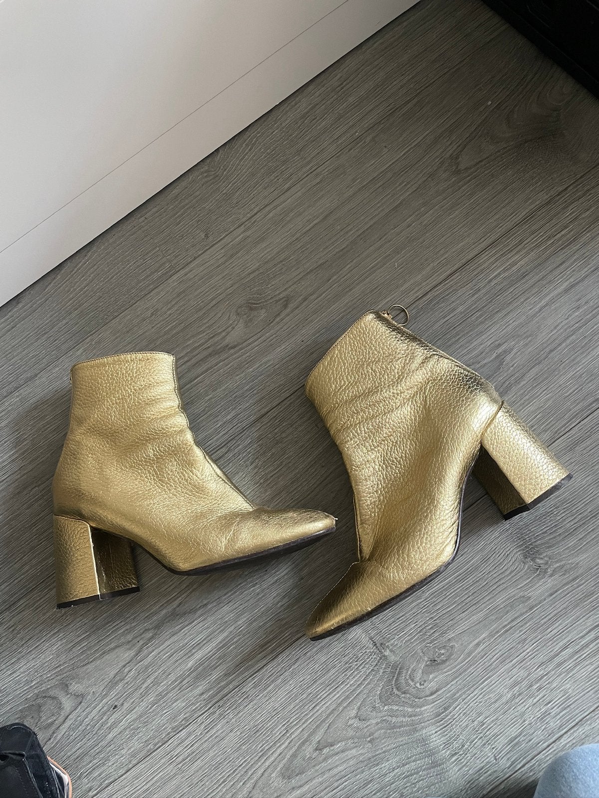 sacha gouden blok laarzen hakken schoenen maat 42, Kleding | Dames, Geel, Ophalen of Verzenden, Zo goed als nieuw, Schoenen met hoge hakken