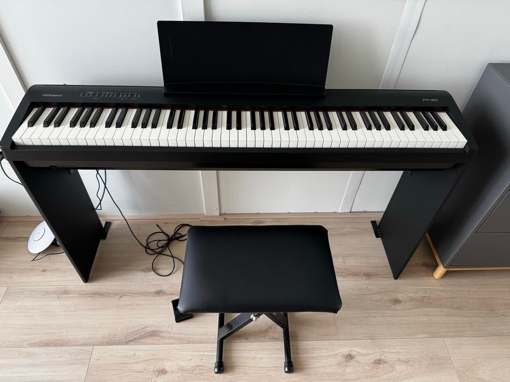 Roland FP-30 Digitale Piano - Zwart, Muziek en Instrumenten, Ophalen, Zwart, Digitaal, Zo goed als nieuw